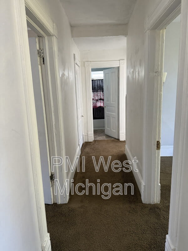 448 Thomas St SE – photo 5