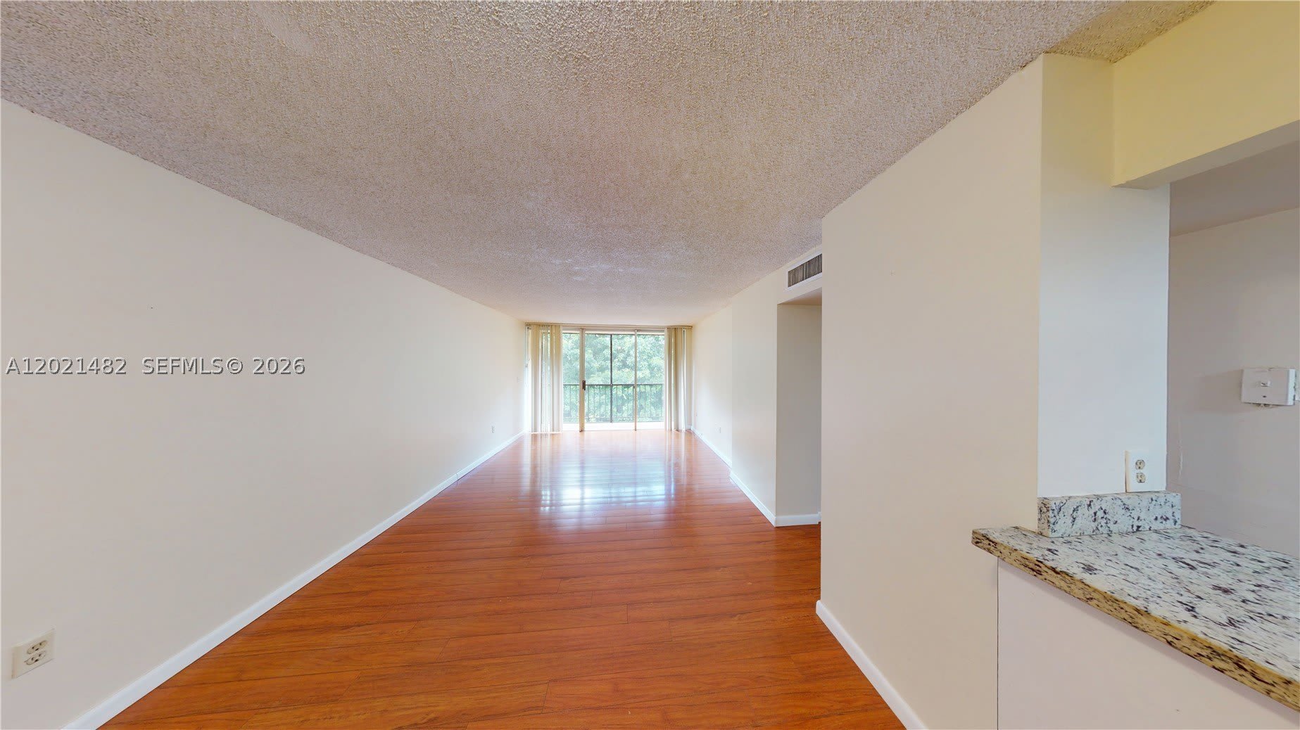 8860 Fontainebleau Blvd – photo 3
