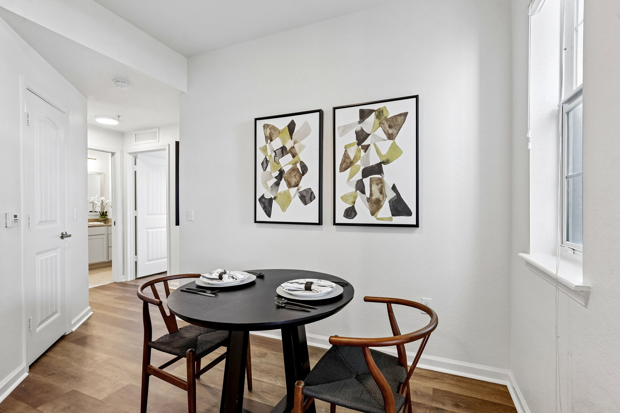 33 West – photo 5
