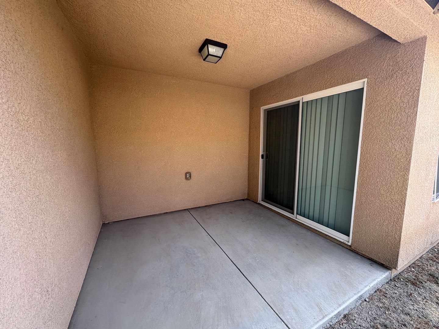 Tulare unit Near Shopping Center Available Now! – photo 2