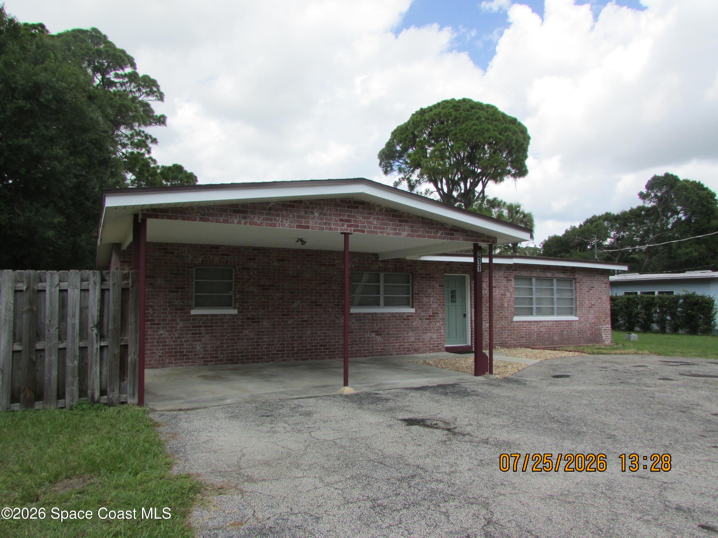 211 W Laila Drive – photo 1