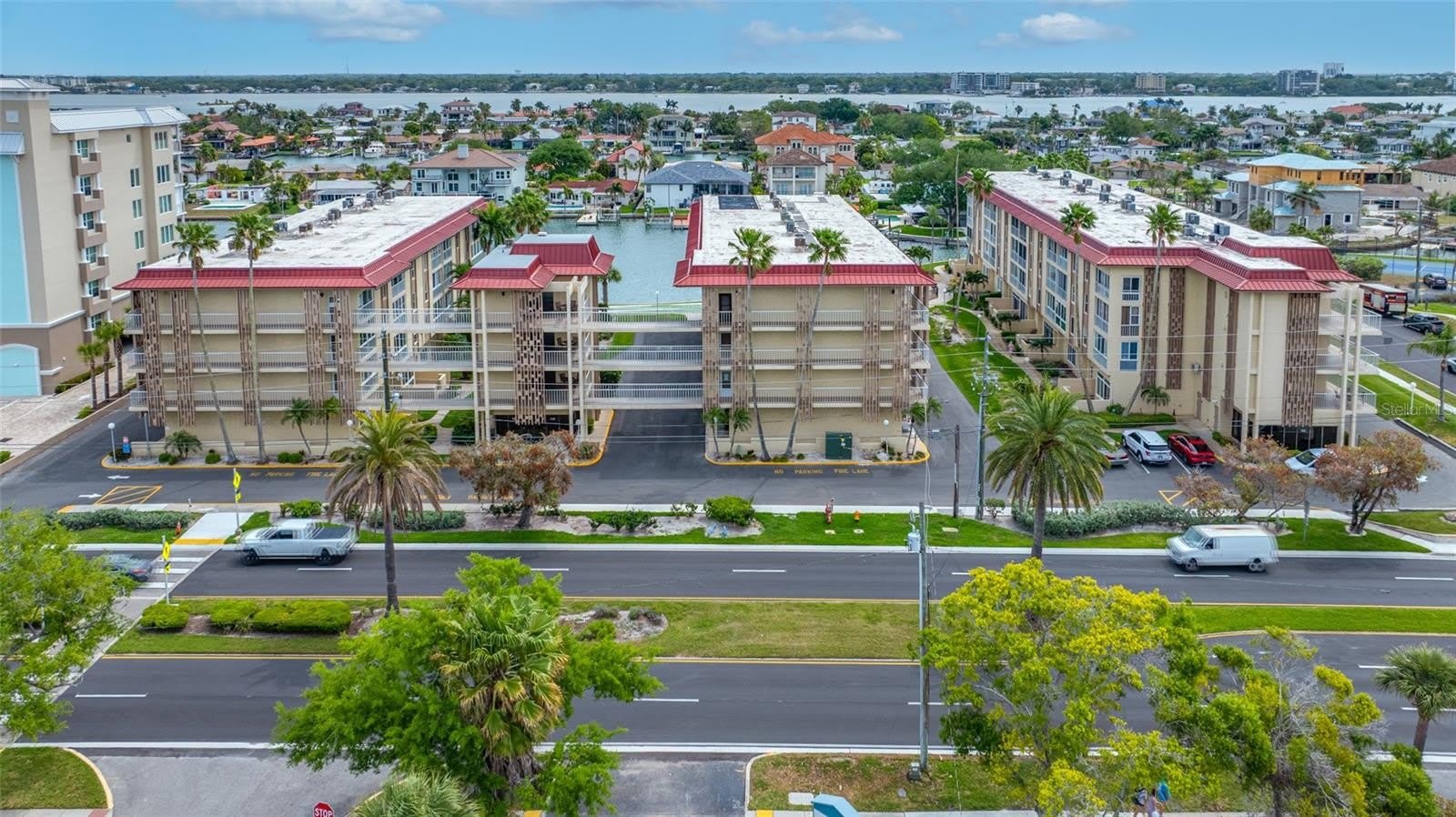 121 Island Way – photo 1
