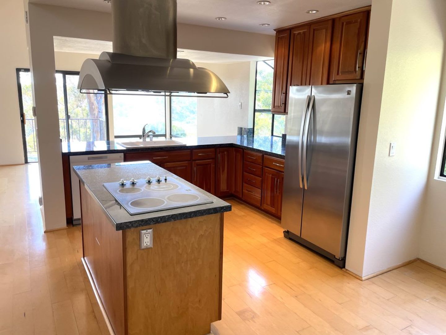 Spacious Tierrasanta Condo Coming Soon! – photo 5