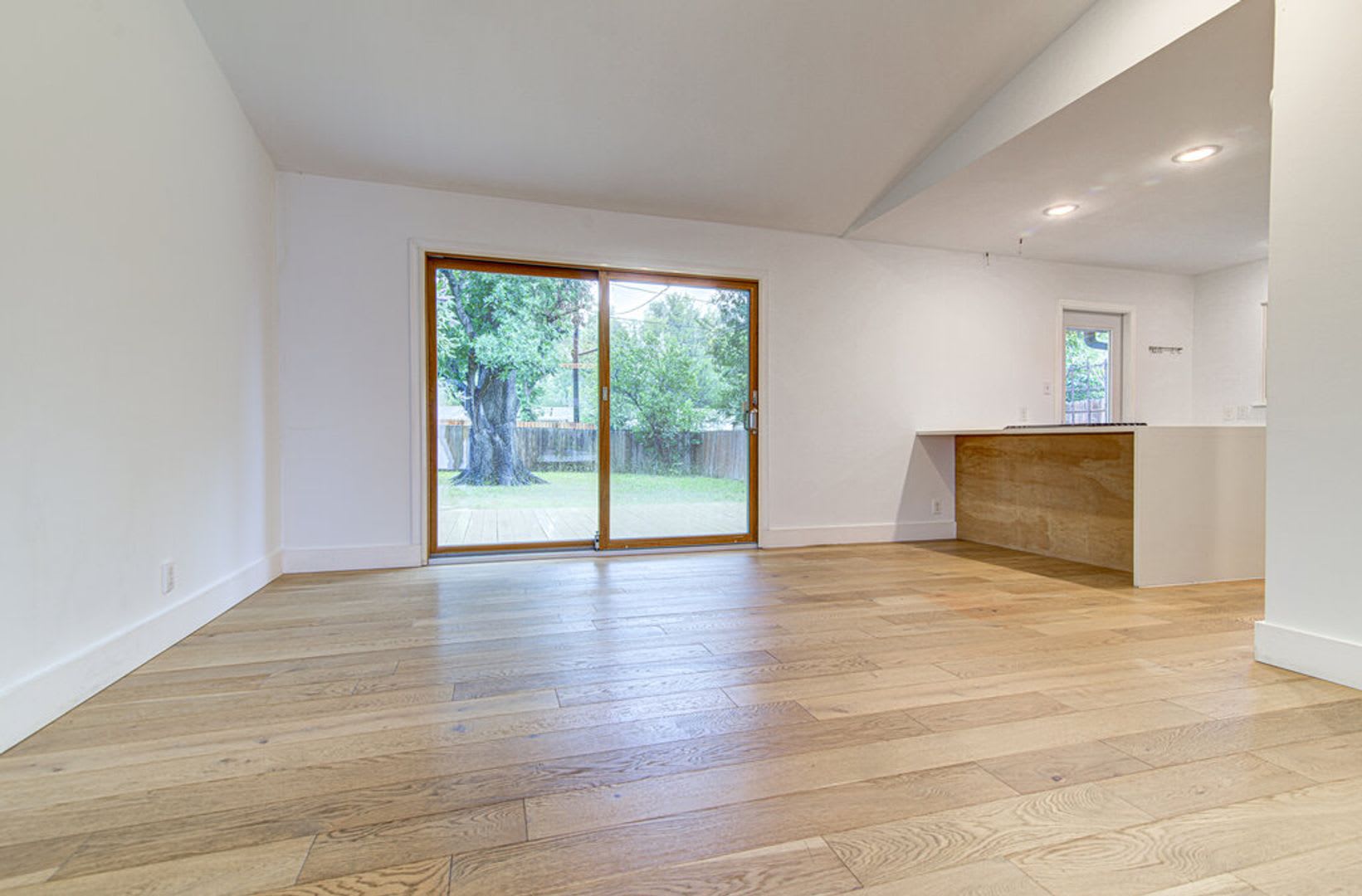 Two Weeks Free Rent Remodeled 3 Bedroom Home With One Car Garage And Detached Adu – photo 5