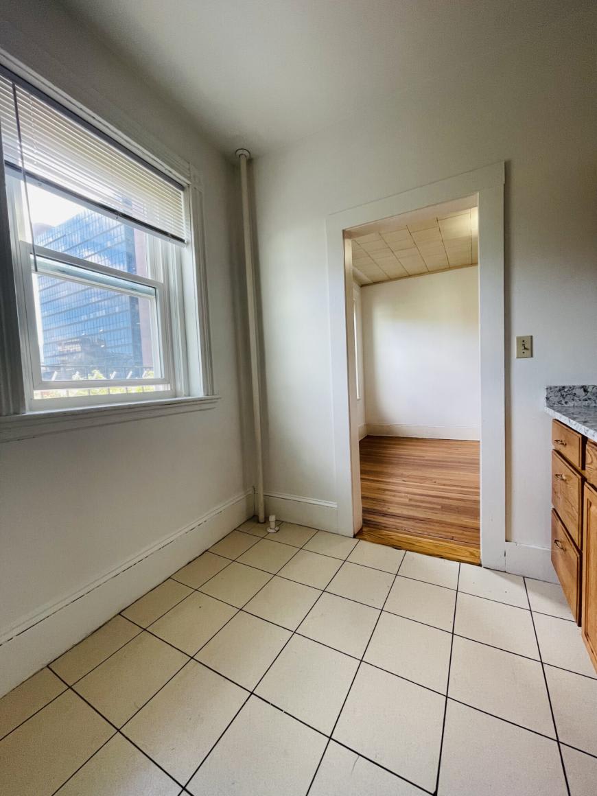 14 Palace Rd. – photo 3