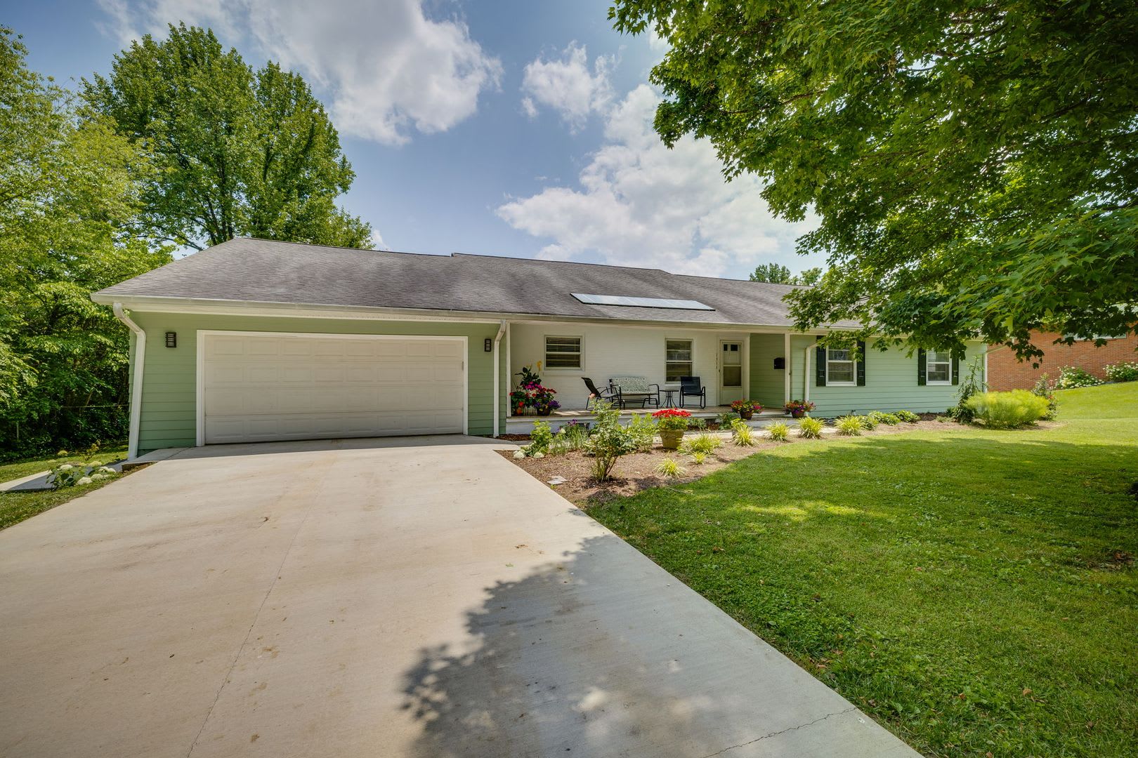 6 Bedroom / 3 Bath Home – photo 3