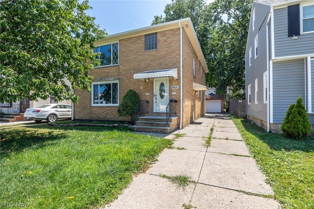 8221 Pelham Drive – photo 1