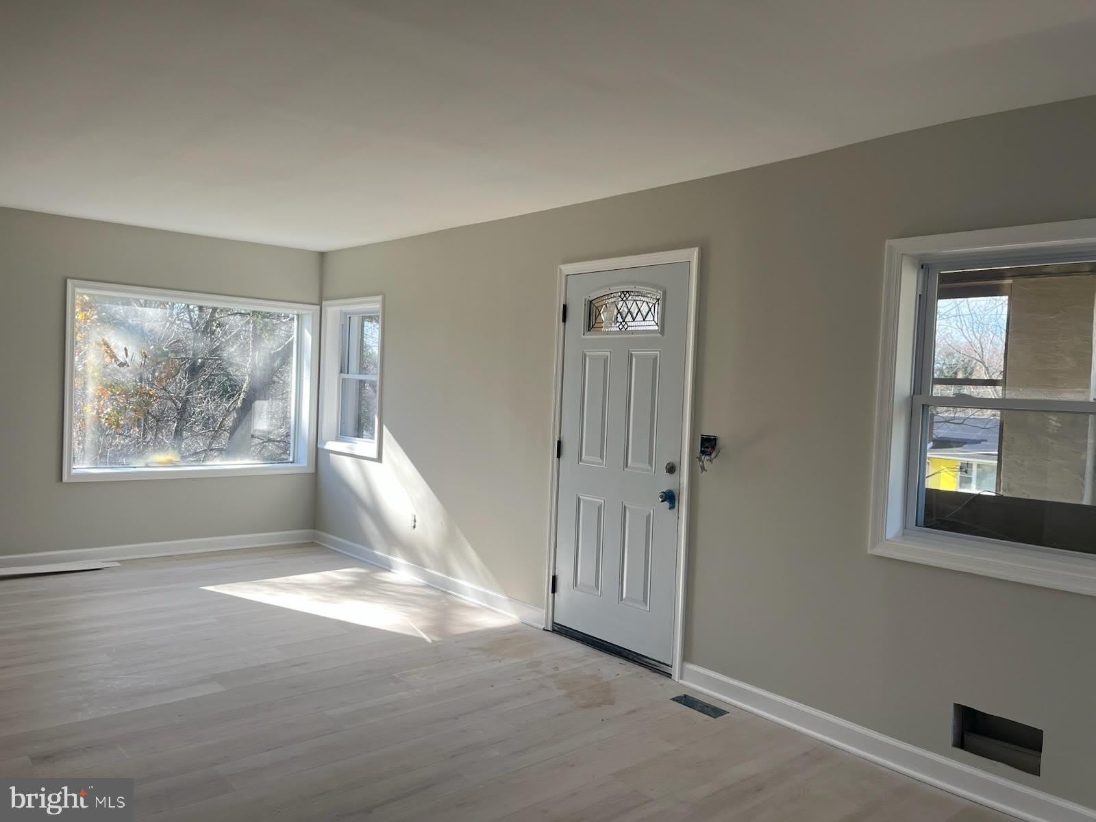 5100 SUITLAND Road – photo 3