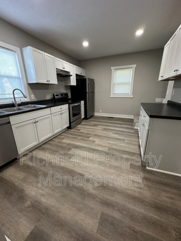 218 N Tacoma Ave – photo 5