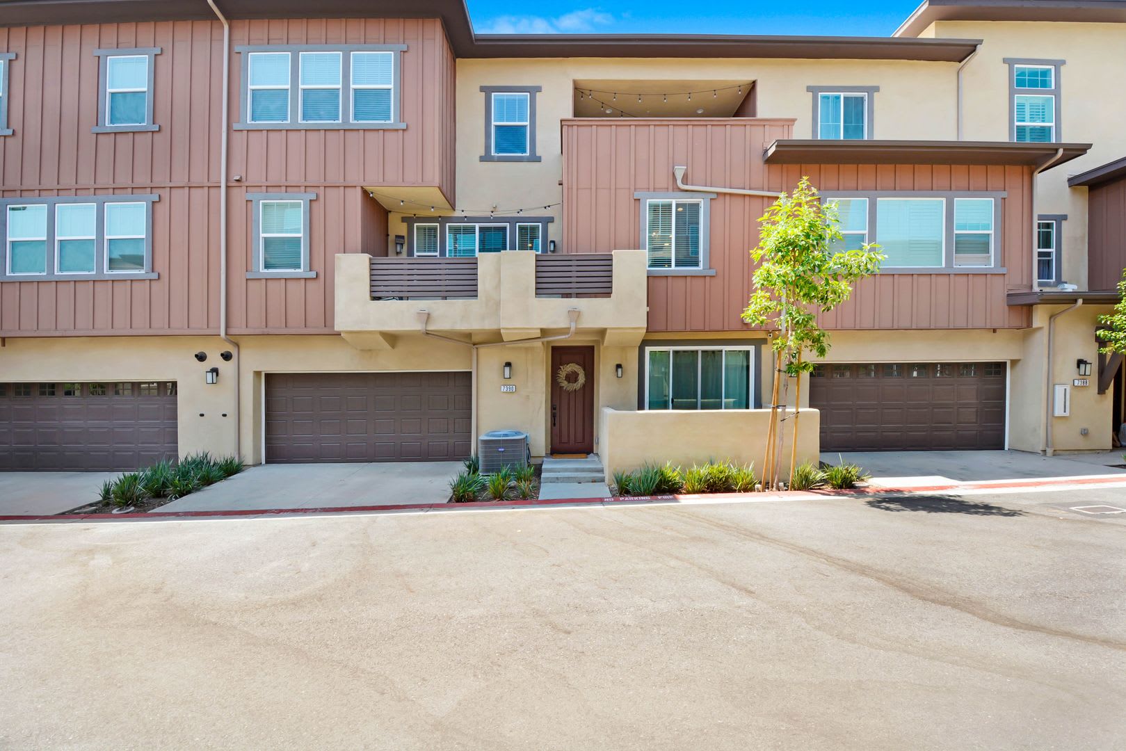 Coming Soon 3 Bedroom 3 Bathroom Tri Level Condominium For Lease In Rancho Cucamonga California – photo 1