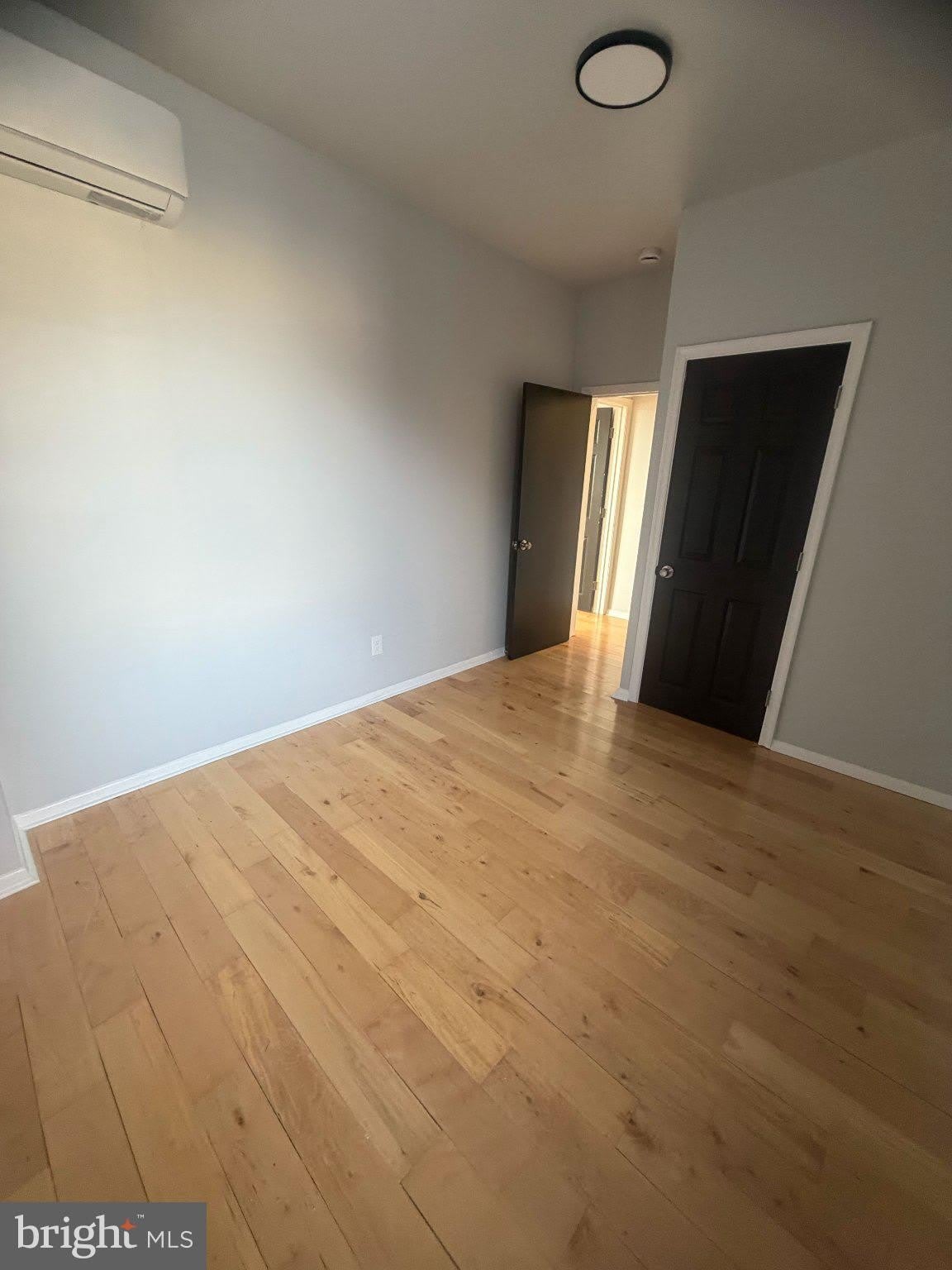 975 N LAWRENCE Street – photo 5