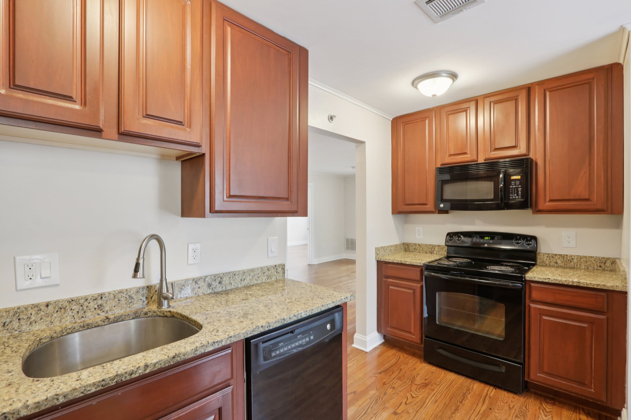 Summit Ridge Luxury Apartments – photo 4