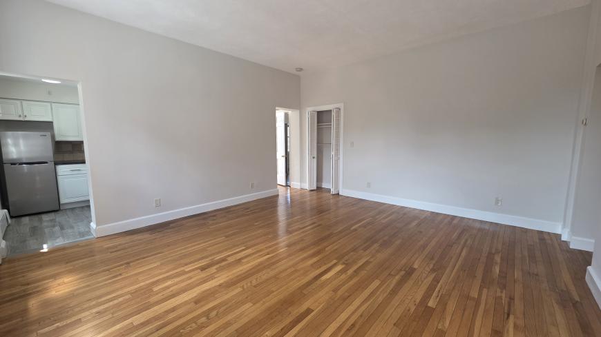789 East Broadway – photo 5