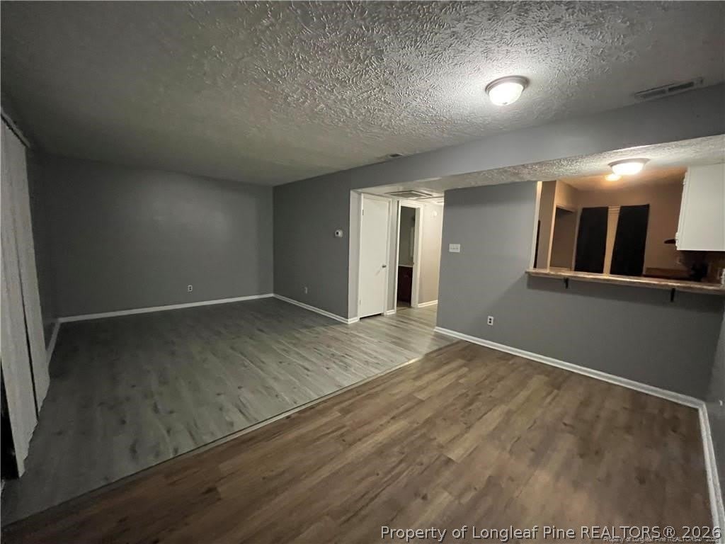 405 Kirkcaldy Court – photo 2