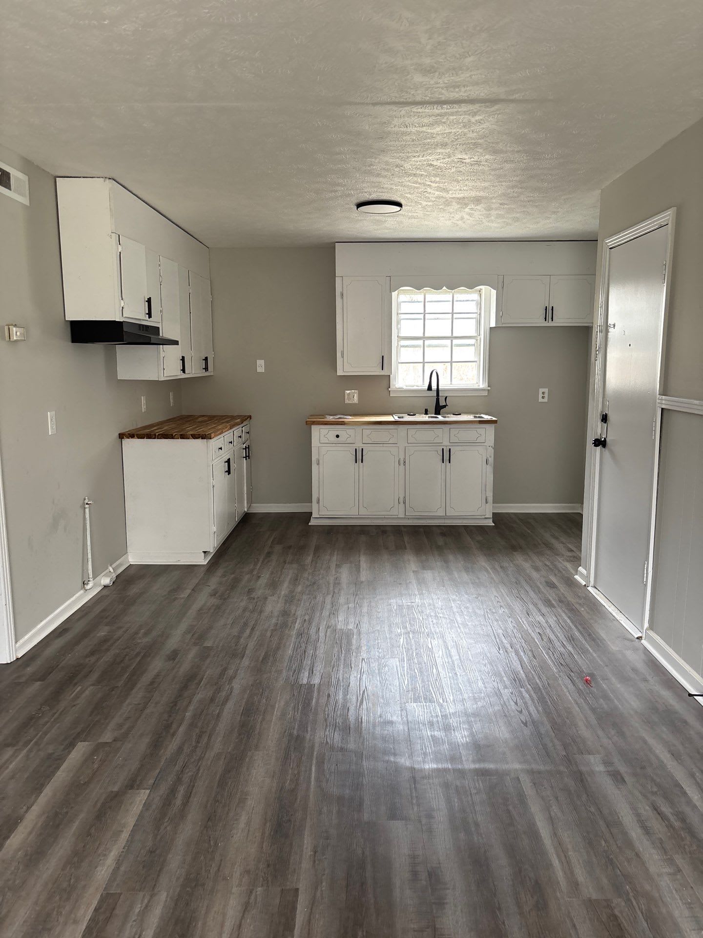 48 W Cooper St Brownsville – photo 3