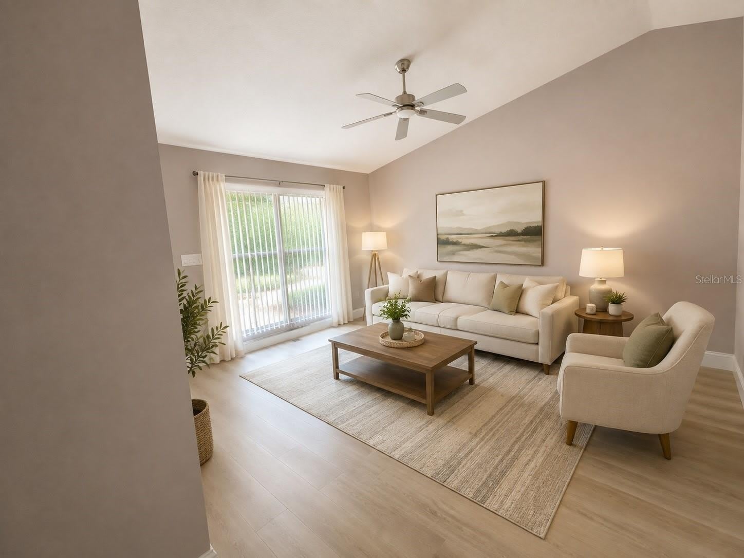 1133 E ROHE Street – photo 5