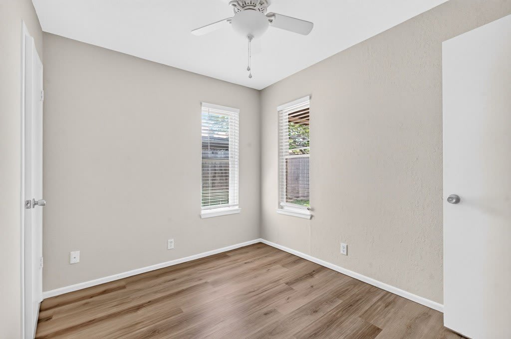 4319 Storey Ave – photo 5
