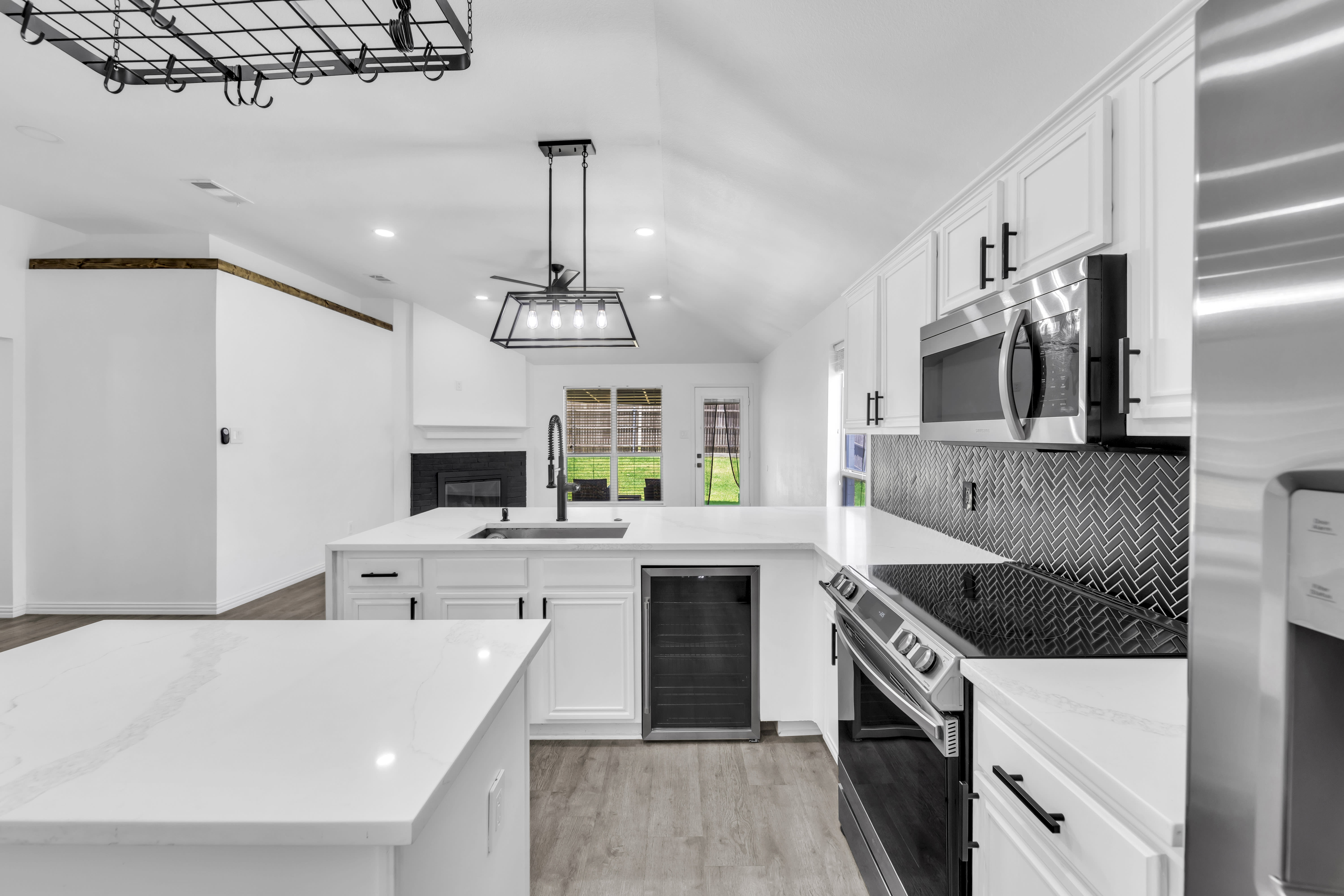 720 Mackenzi Drive – photo 3