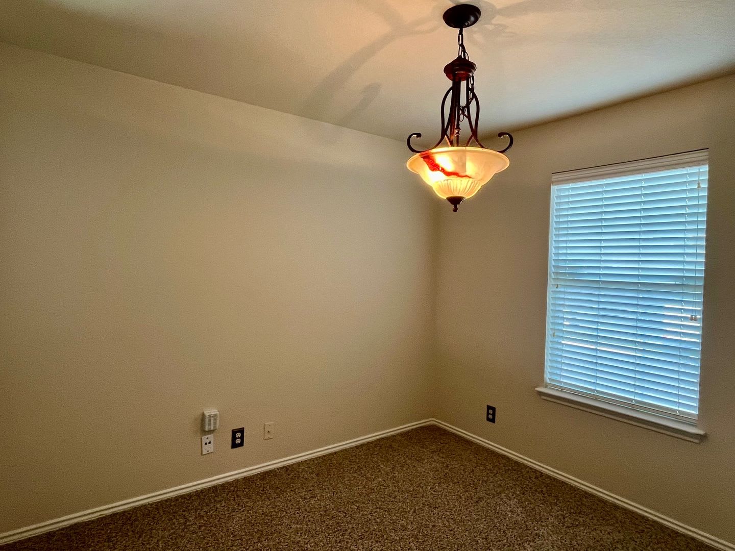 Large 3/2.5 ~ Conveniently located to JBSA Lackland and JBSA Kelly Field Annex ~ Move in Ready! – photo 4