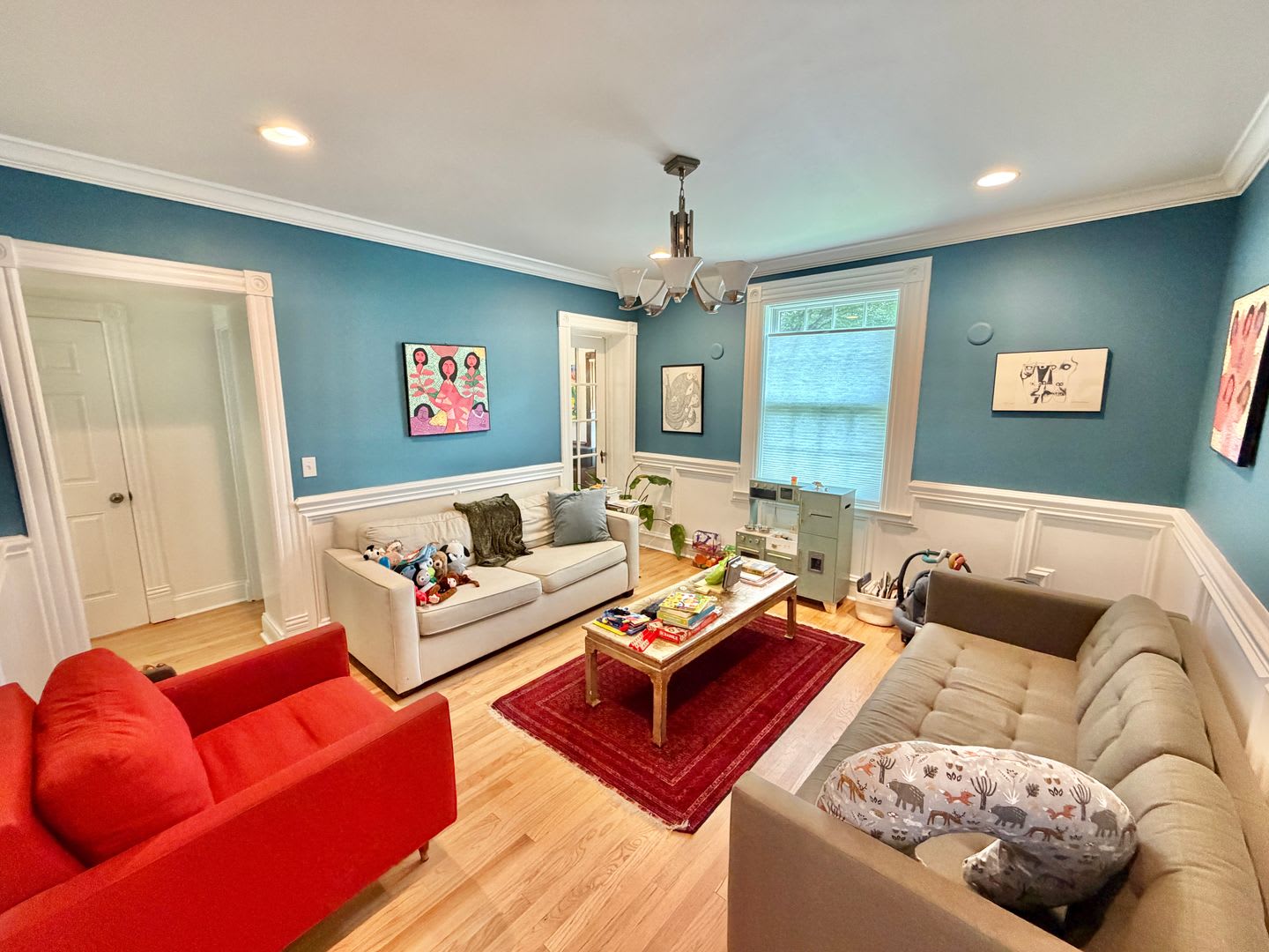 Highly Sought After Shepherds Park Furnished Spacious 4 Bedroom Executive Home with Yard – photo 3