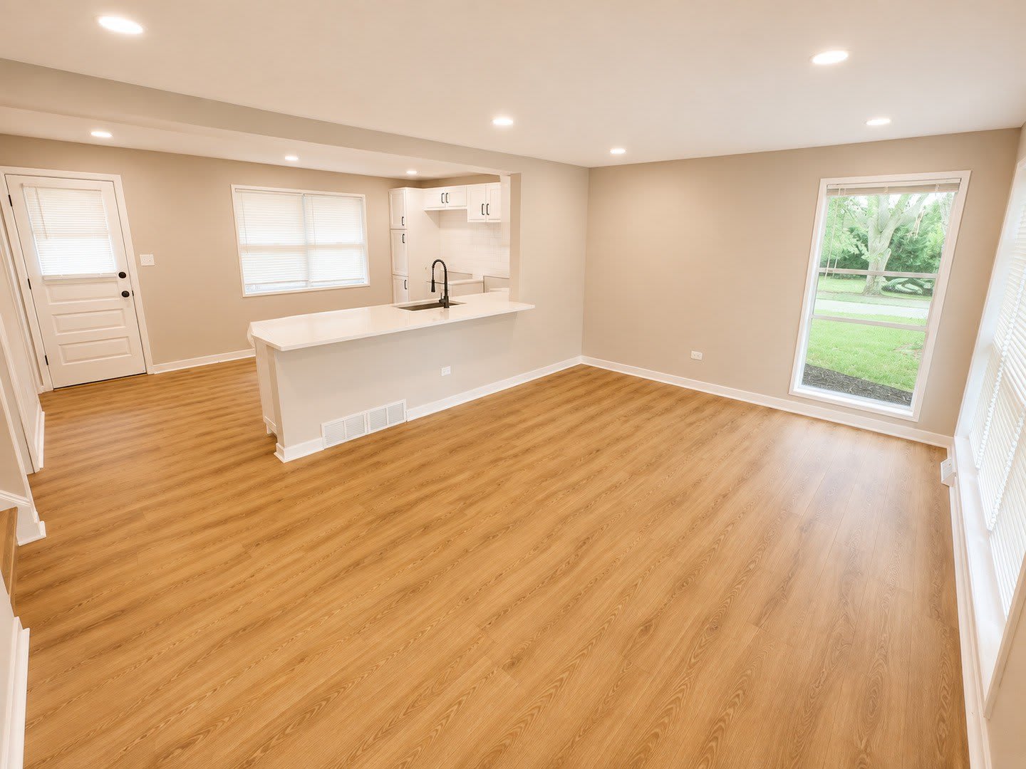 14603 S Avalon Avenue – photo 4