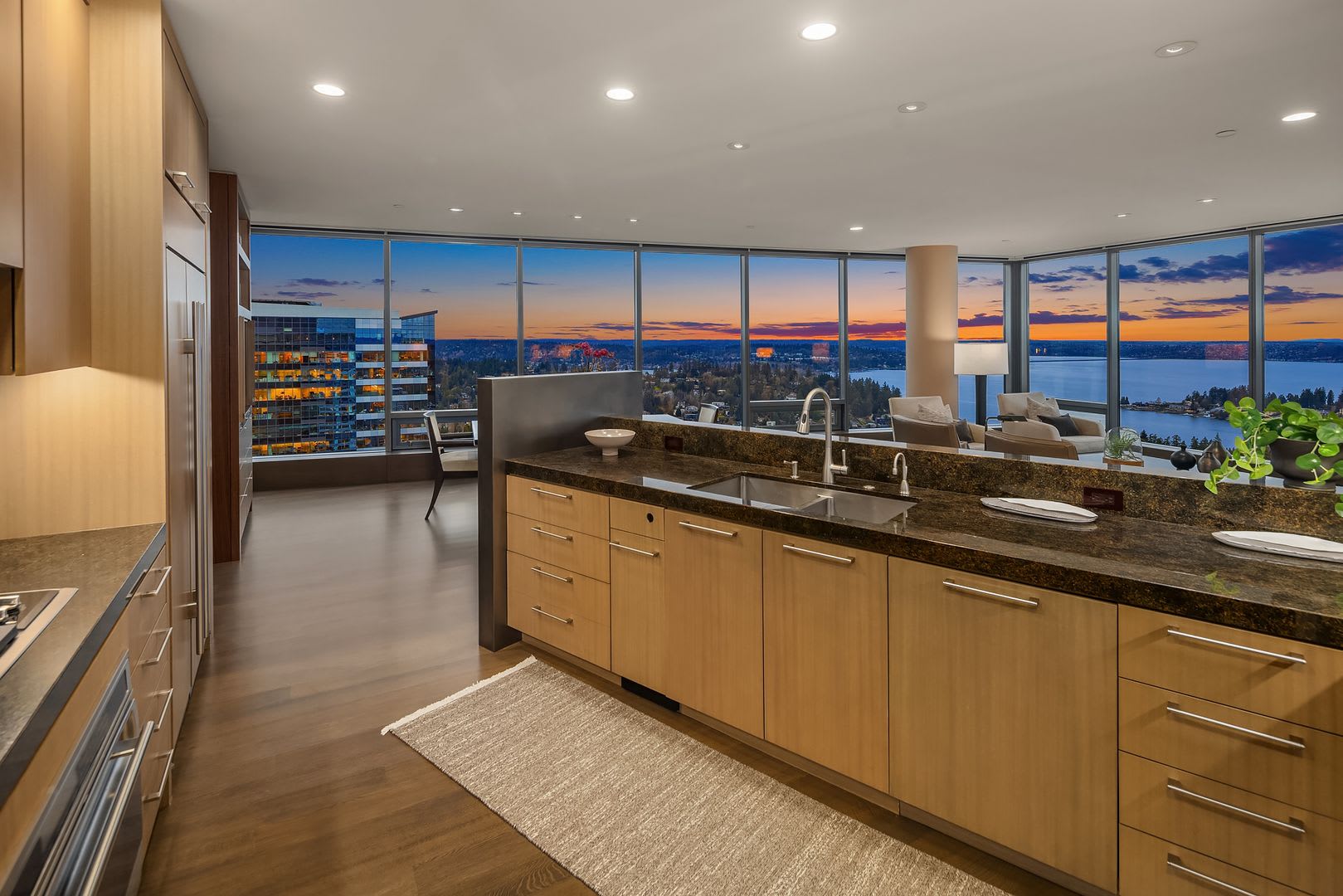 3Bd/2.5Ba Bellevue Condo – photo 4