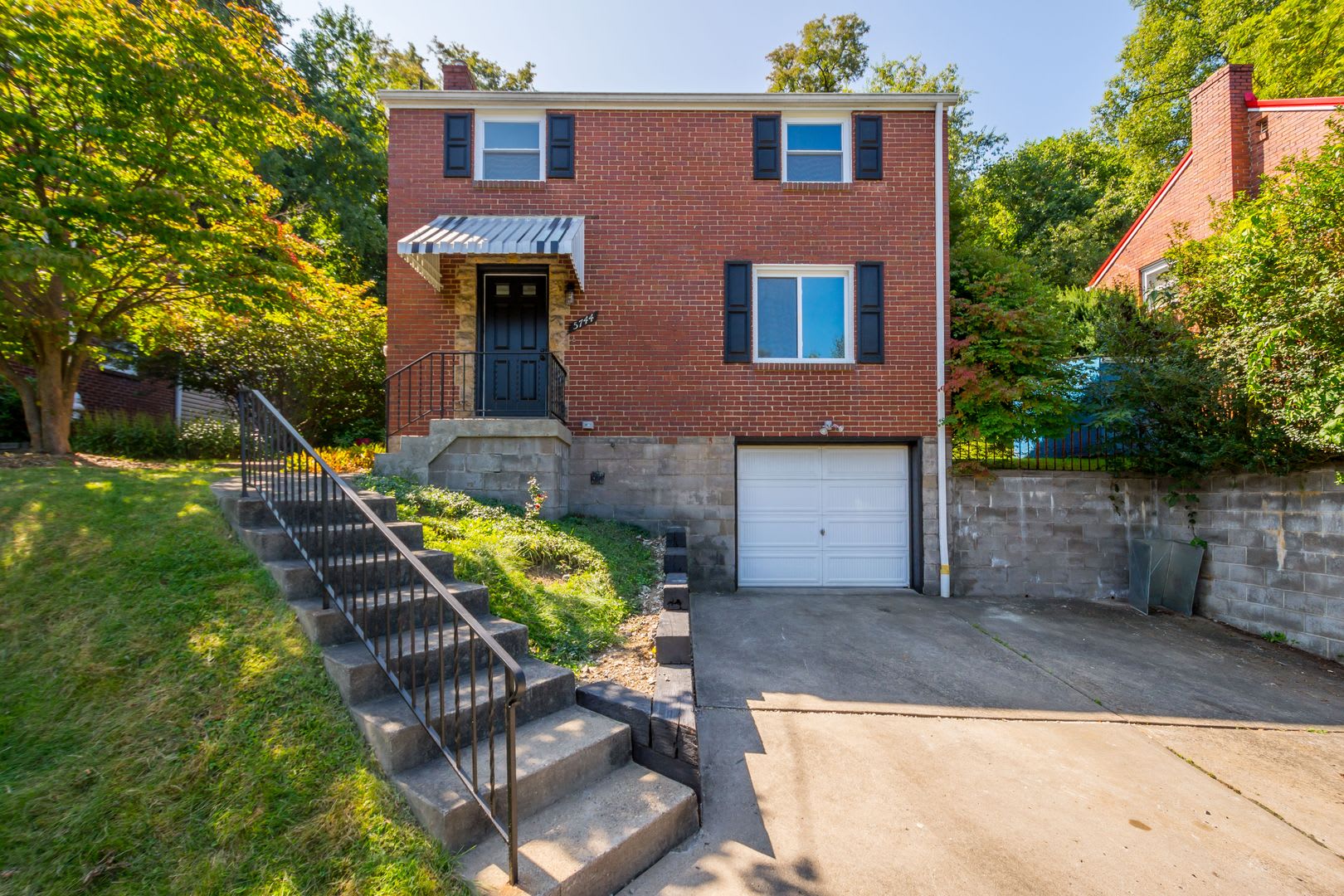 AVAILABLE OCT 1ST!! RENOVATED 3-BEDROOM PENN HILLS!! – photo 1