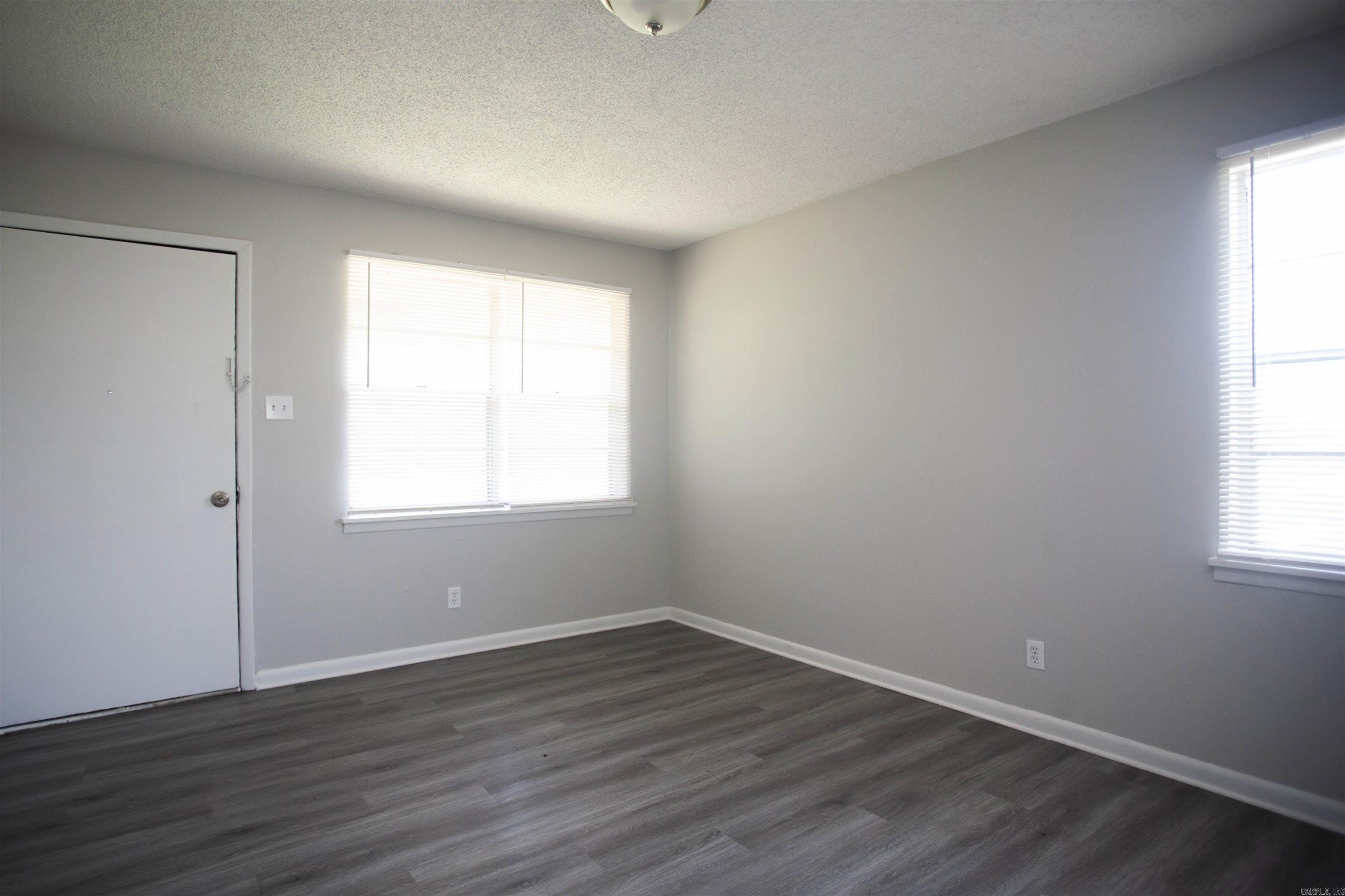 1108 E 11Th Street – photo 2