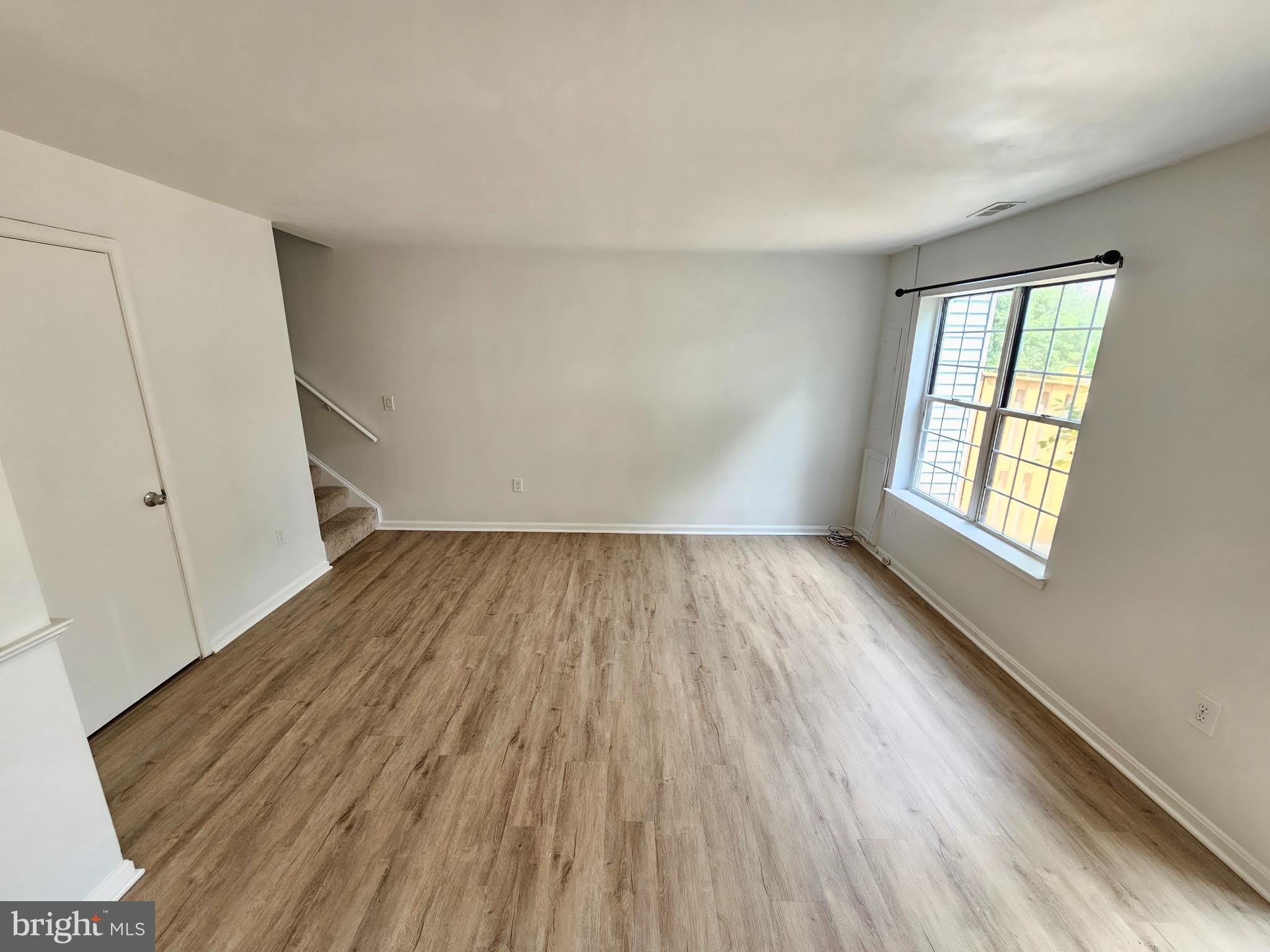 2939 SHEPPERTON Terrace – photo 5
