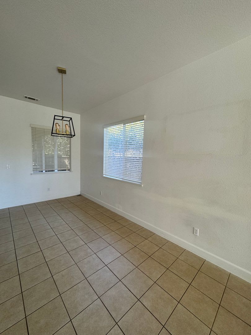 BEAUTIFUL 4 BED/2 BATH HOME IN REDDING – photo 5
