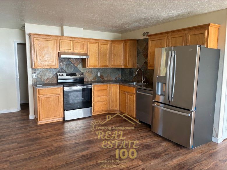 4407 Southwest Beach Avenue B – photo 3