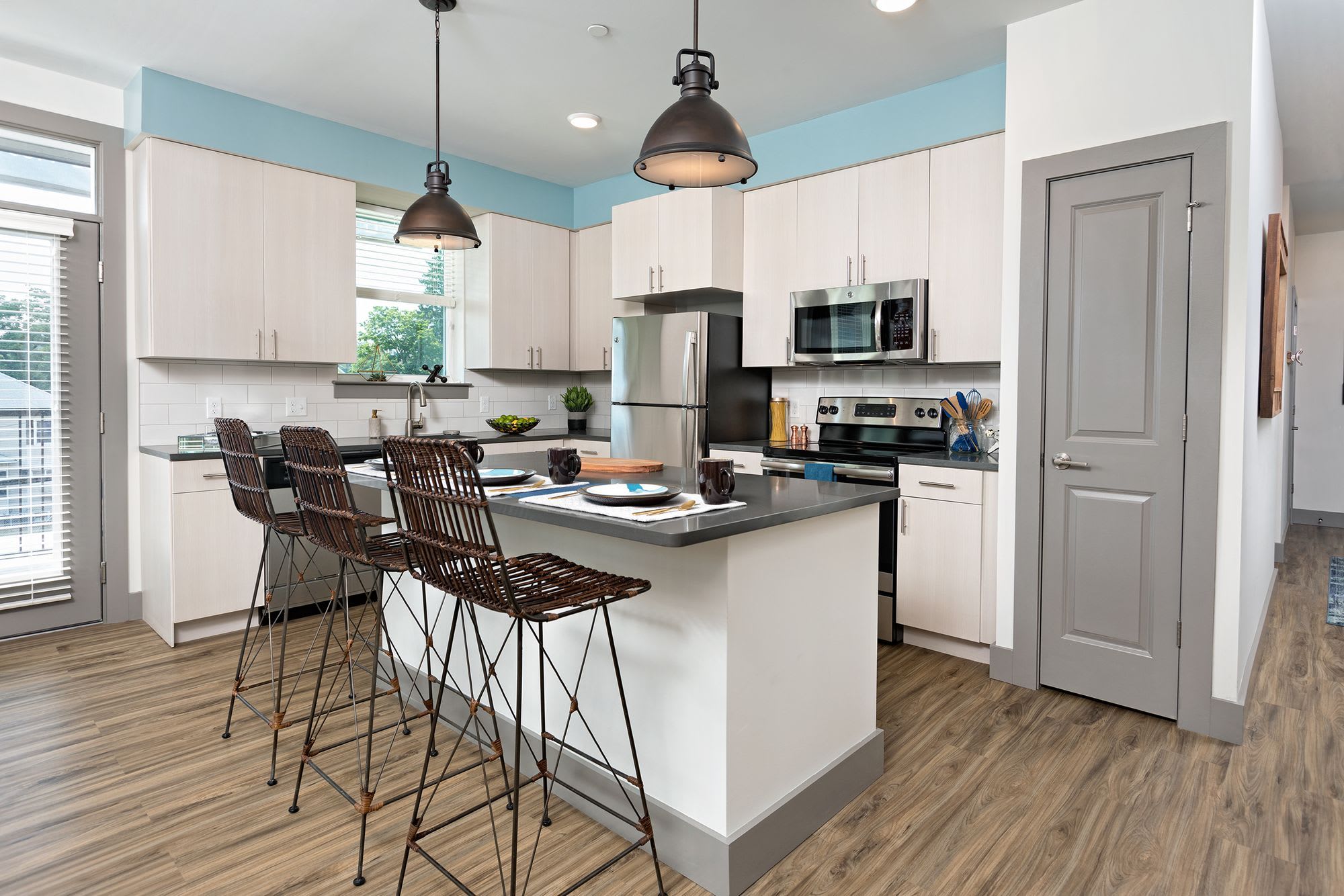 Flats at 703 – photo 1