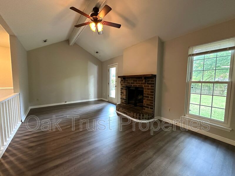 46 Oak Grove Rd – photo 2
