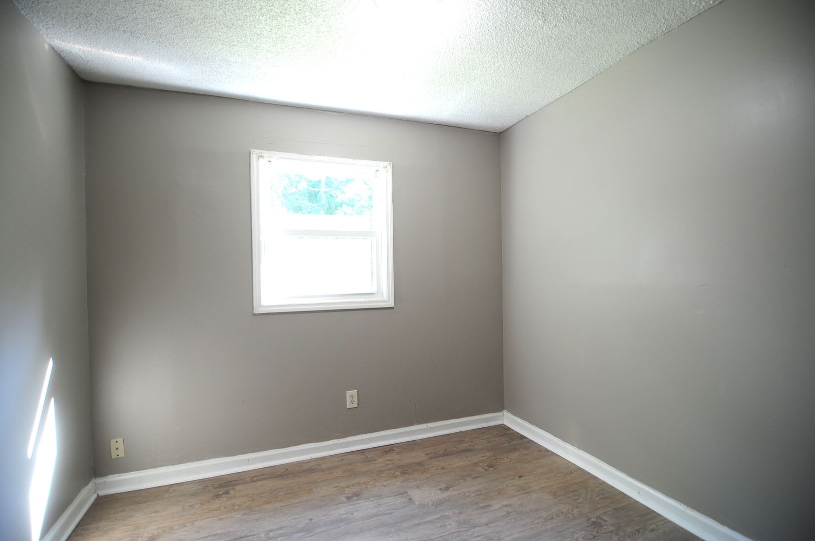 Large House on Quiet Street – photo 4