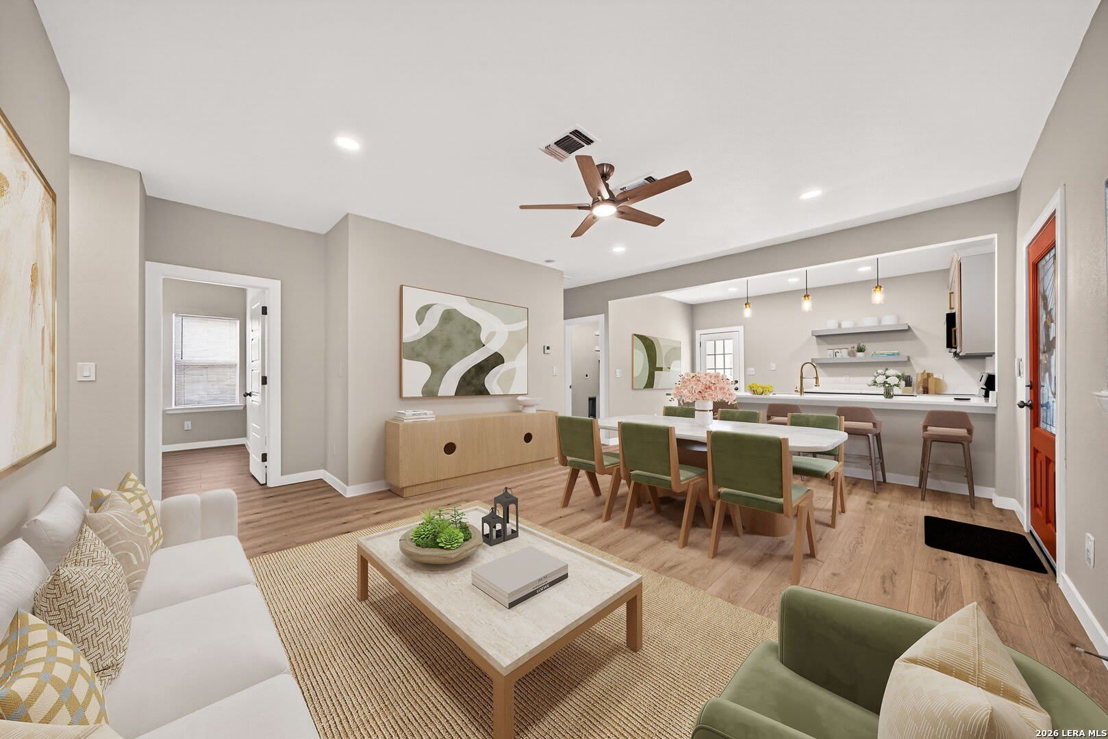 631 E Mistletoe – photo 1