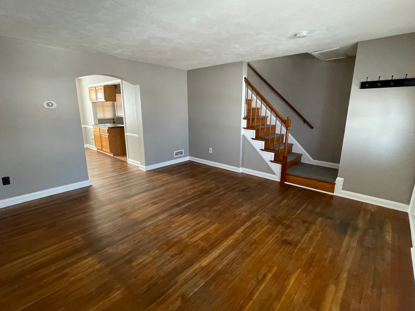 3-Bedroom, 2-Bathroom Eastwood Rental – photo 4