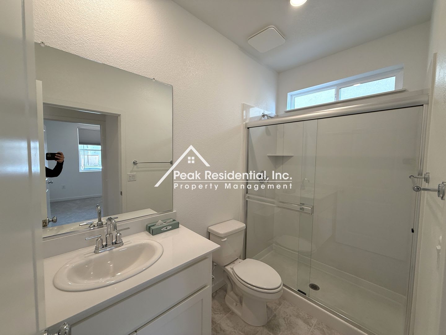 Newer Sacramento 4bd/3ba House! – photo 4