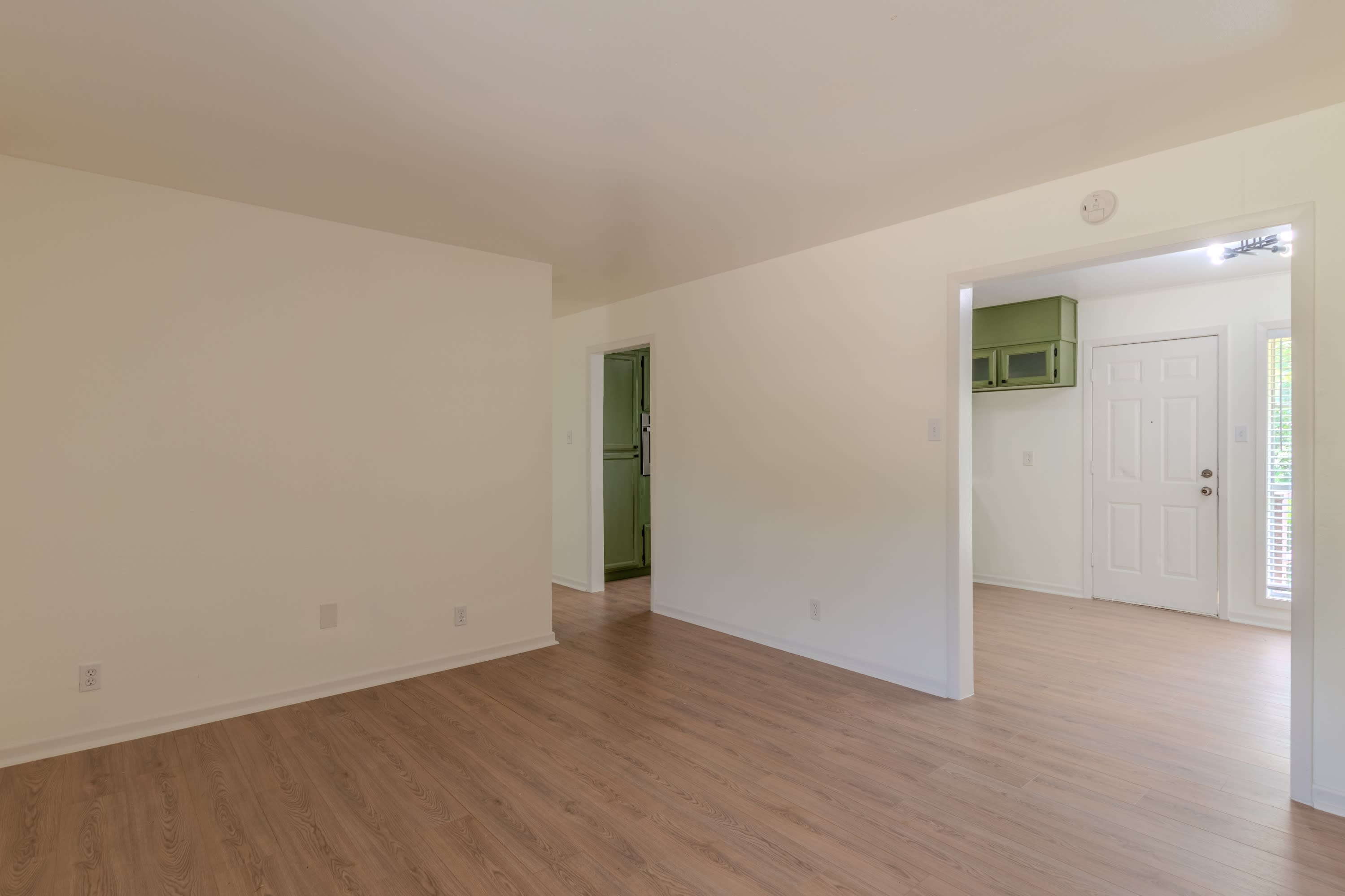 1402 Missouri Avenue – photo 4