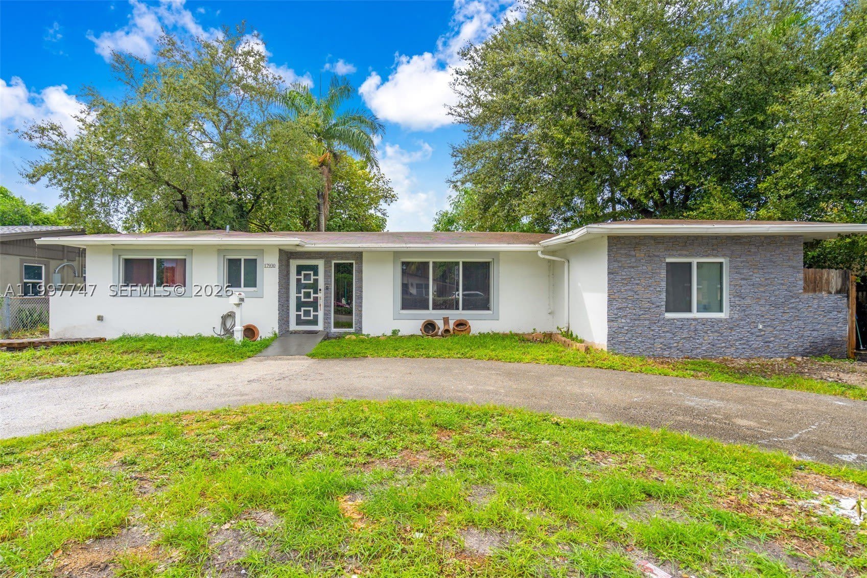 17930 NE 6th Ave – photo 1