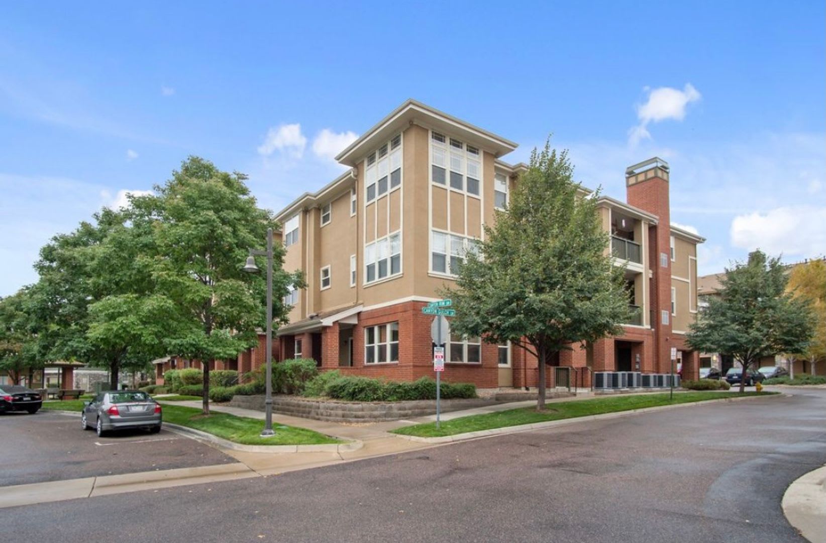 0 Deposit Option Dove Valley Absolutely Immaculate 3 Bed Plus Desk Alcove And Bonus Room Open Floorplan Large Kitchen Patio – photo 2