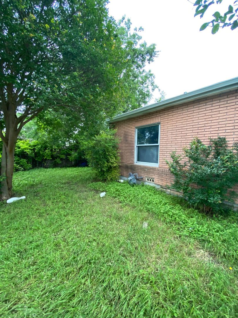 903 Conder St. – photo 2