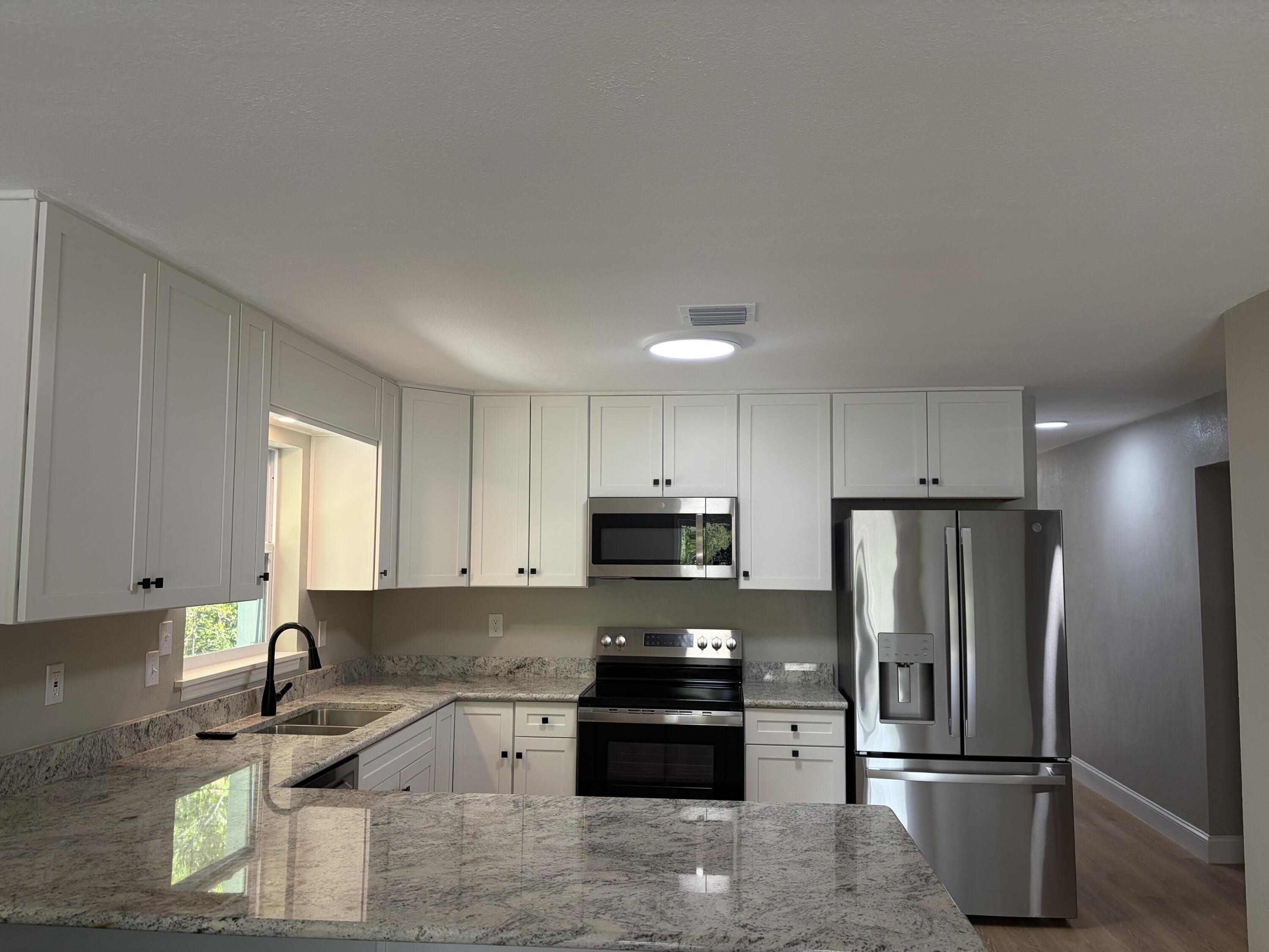 21074 Hamilton Avenue – photo 2