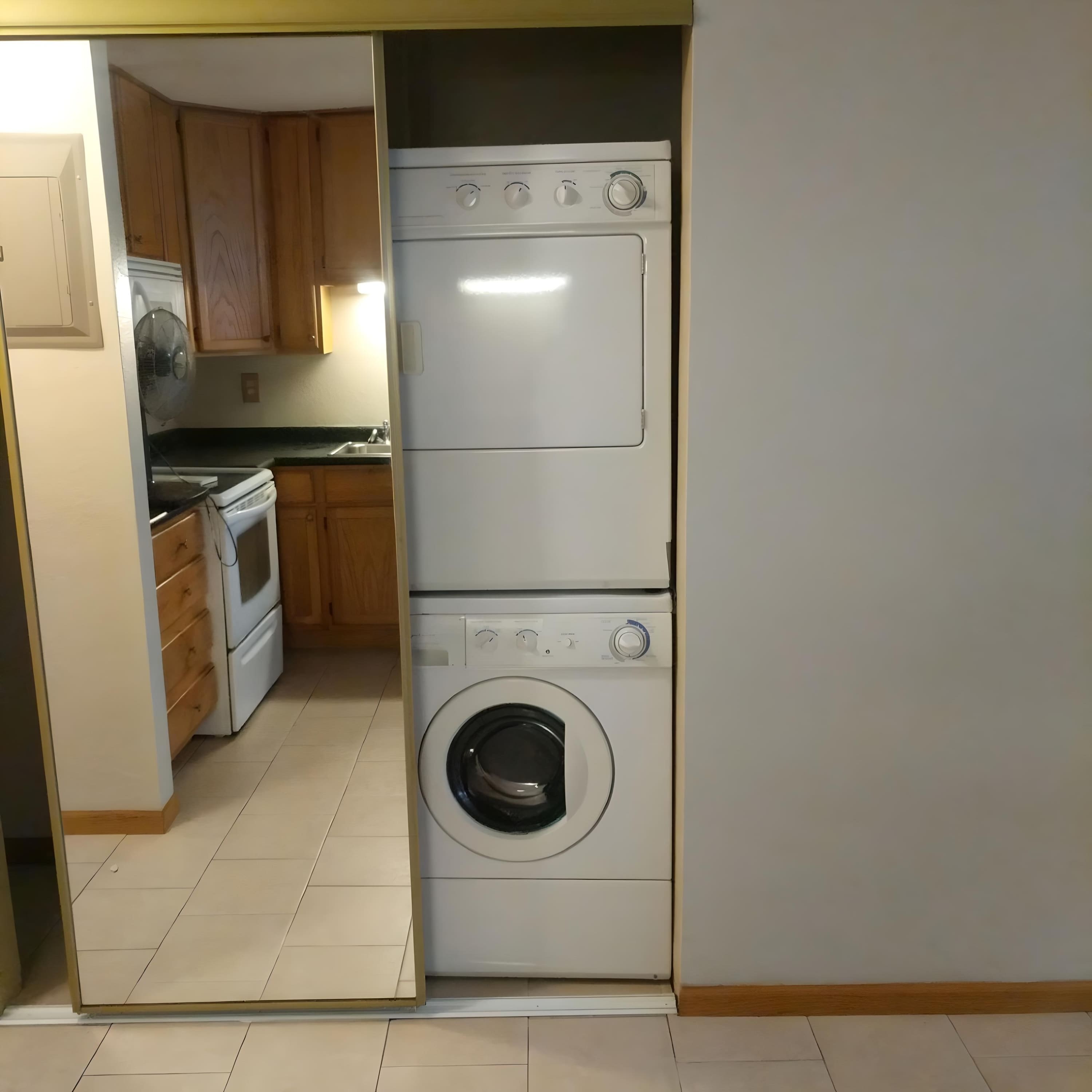 976 Robert Street – photo 5