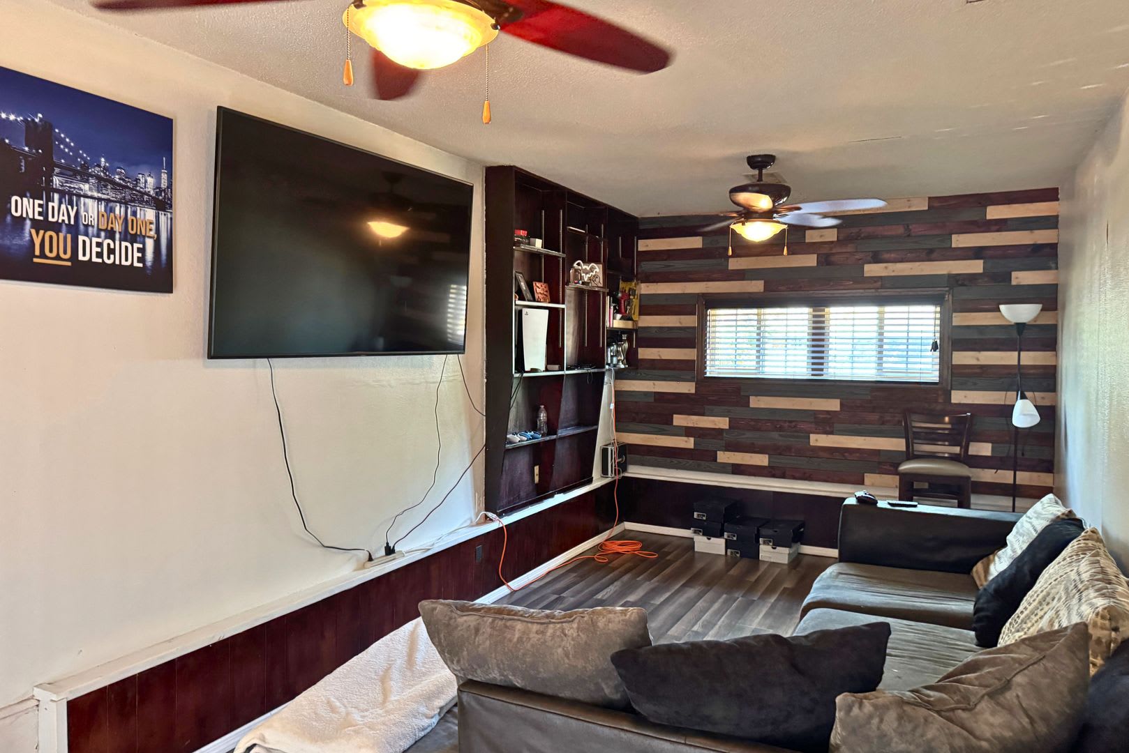 2 Bed 1 Bath With Character In Ray Massie! – photo 5