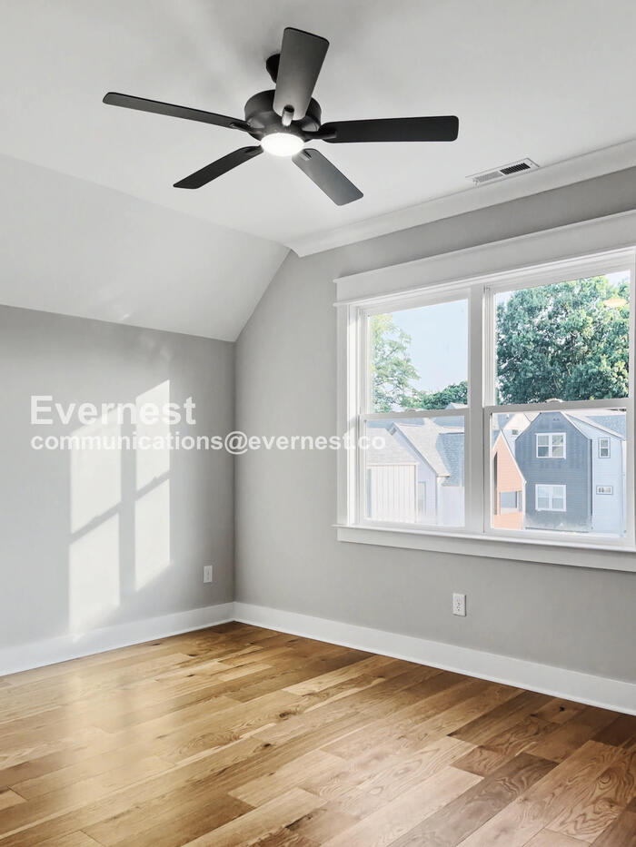 121 Lucile Street – photo 2