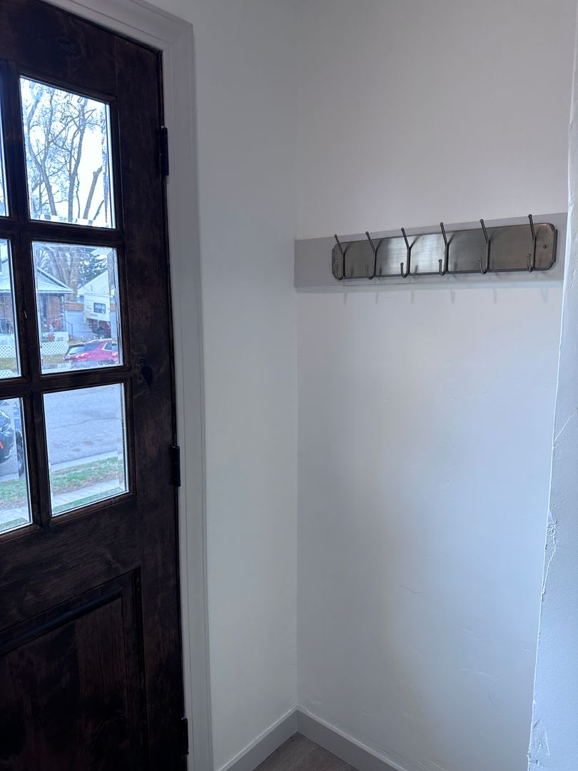 Charming Renovated 3Bd 1Ba Home With Garage Idaho Falls – photo 3