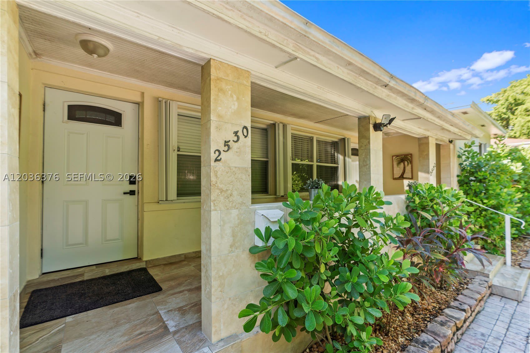 2530 SW 27th St – photo 3