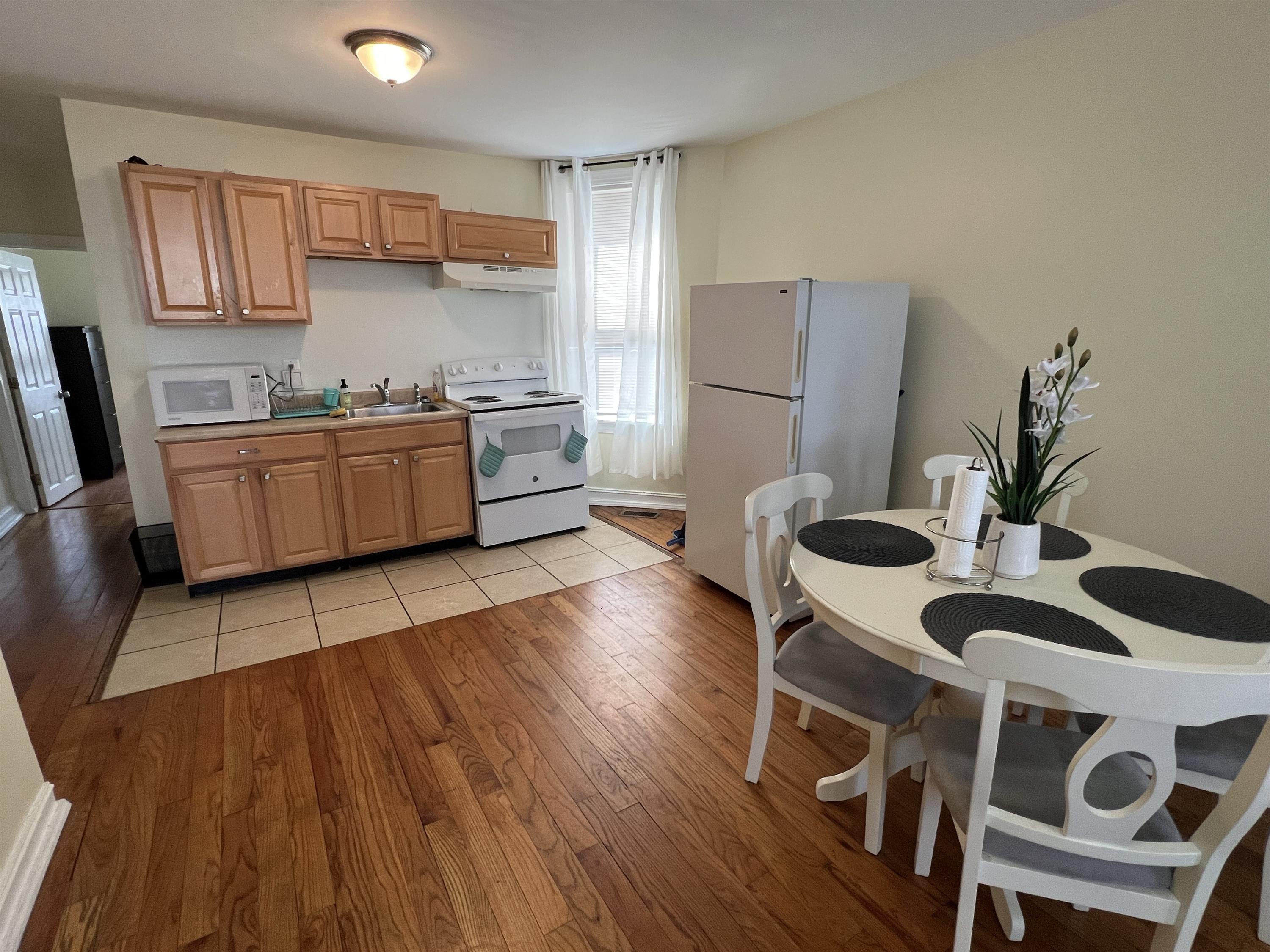 1833 Point Breeze Avenue – photo 4