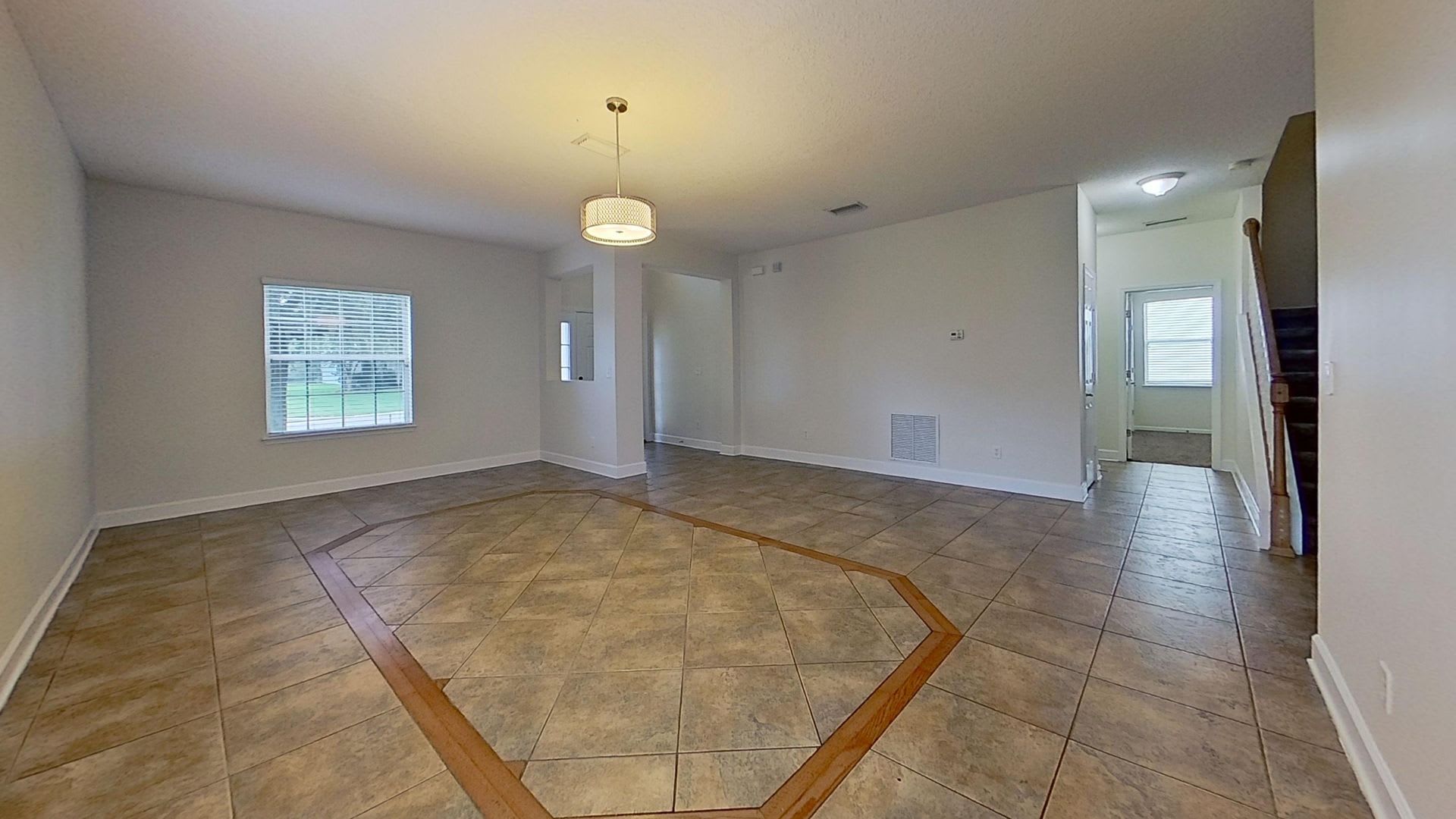 Room for Everyone in This Stunning 6-Bedroom Home! – photo 2