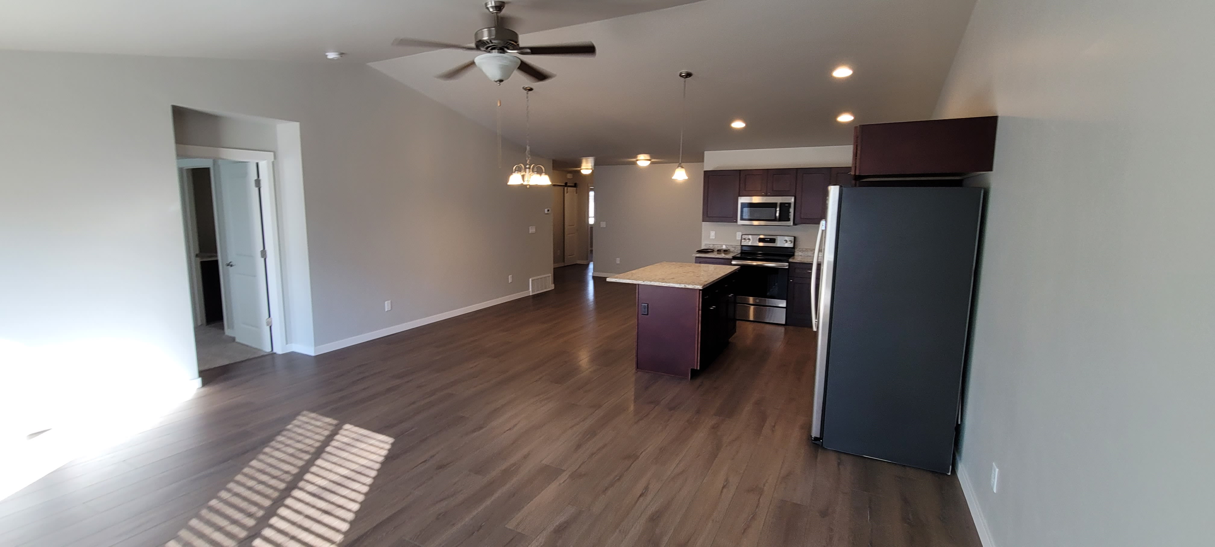 808 Foxglove Dr – photo 5